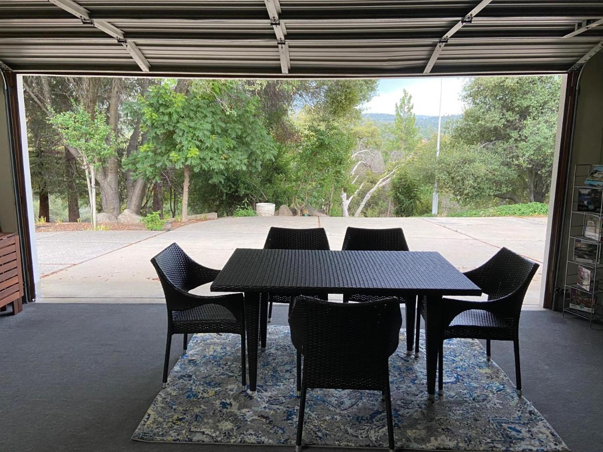 Kin House Guest * Oakhurst